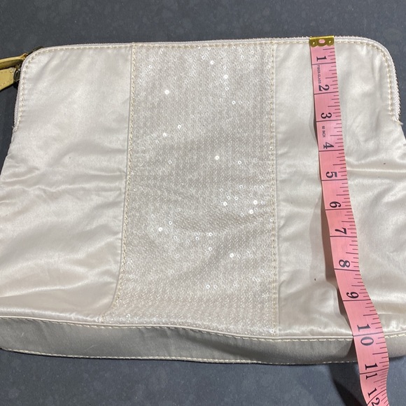 Gap Clutch Bag - Picture 9 of 9